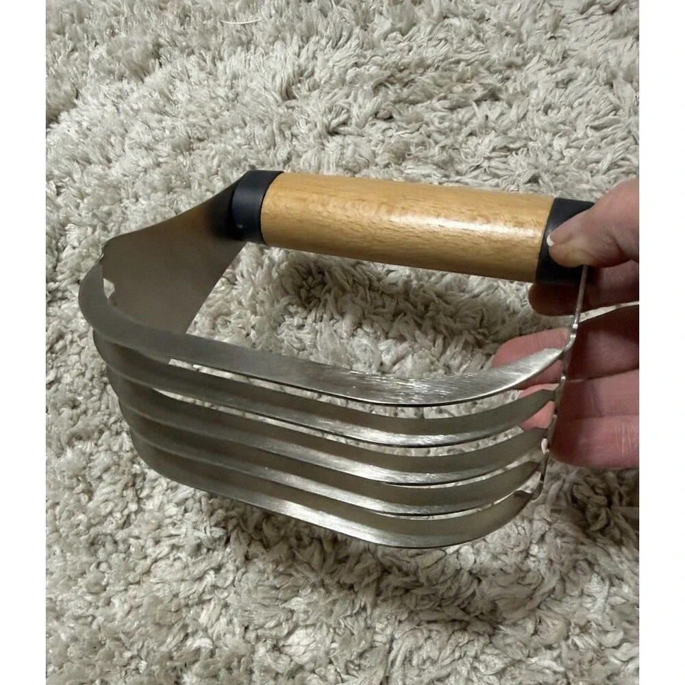 Williams Sonoma Classic Pastry Blender